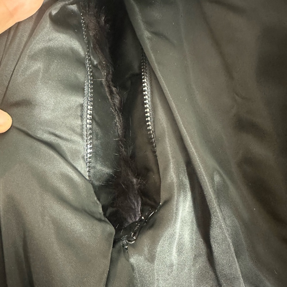 Vintage Custom-Made Fur Jacket with Detachable Leather Sleeves - Picture 10 of 13